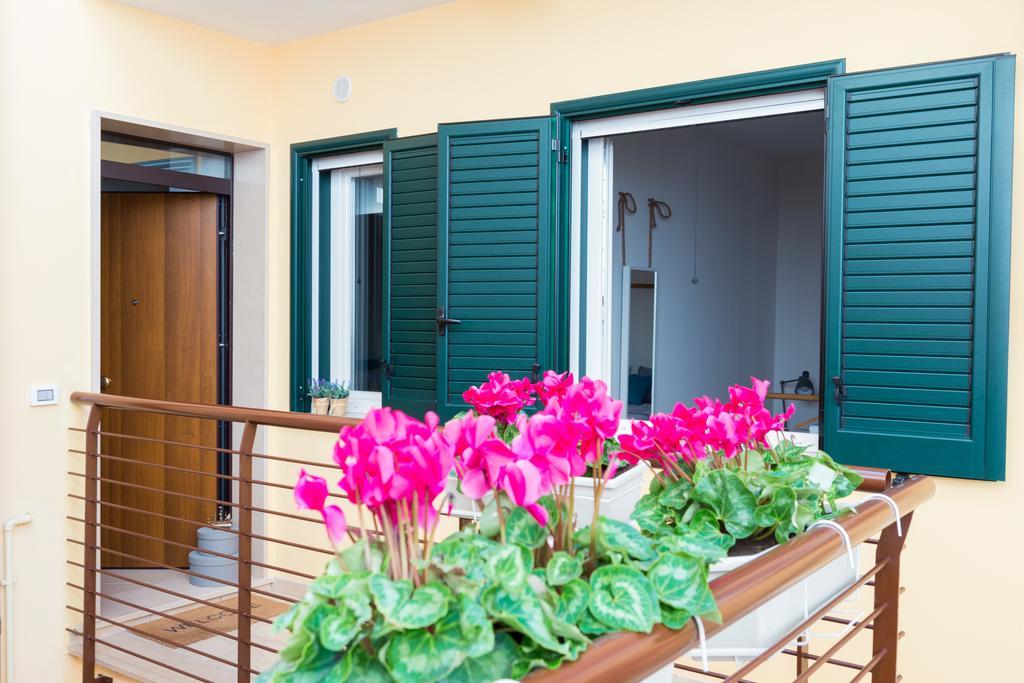 Isola Blu Aparthotel Taranto Kültér fotó